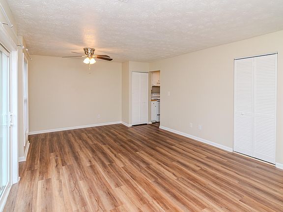 5th image of 1310 Louisville Rd APT 40