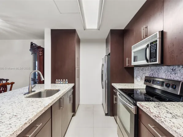 12501 SW 14th St APT 108R, Pembroke Pines, FL 33027