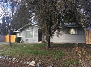 1616 SW Heather Dr, Grants Pass, OR 97526