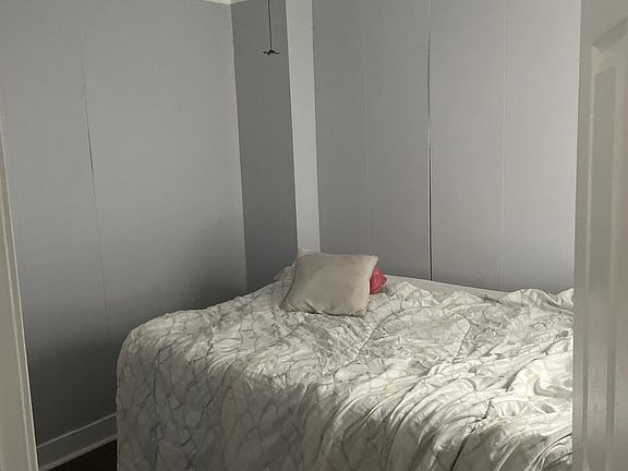 small bedroom 1st floor