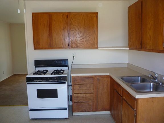 5th image of 941 Southlea Dr