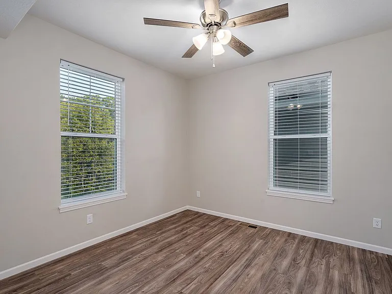 308 S Hampton Ave — Photo 23
