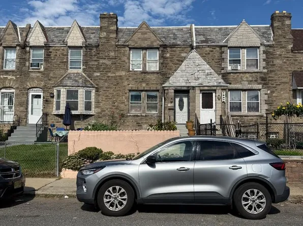 6924 Horrocks St, Philadelphia, PA 19149