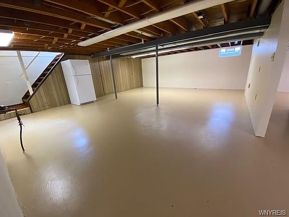 5th image of 153 Noel Dr