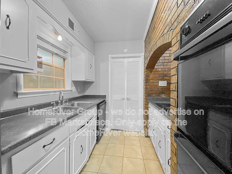 3106 Yates St — Photo 8