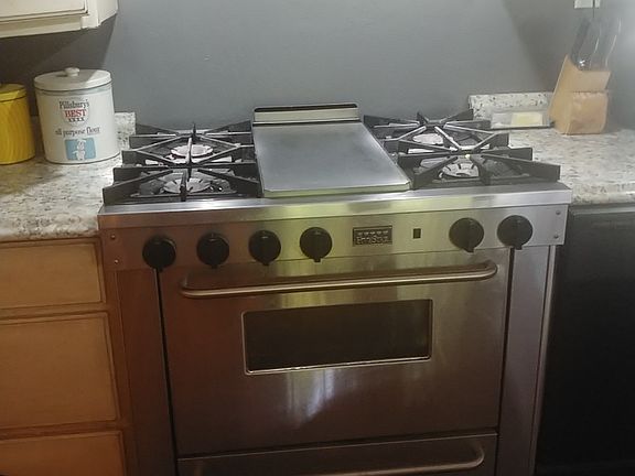 4th image of 5396 Parklane Dr
