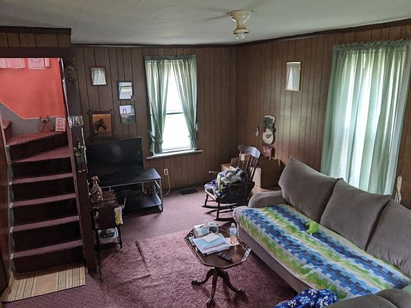 3rd image of 403 Hill St