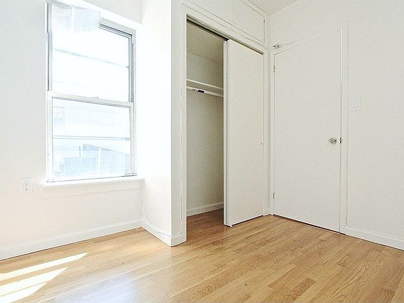 5th image of 37 1/2 Saint Marks Pl APT E3