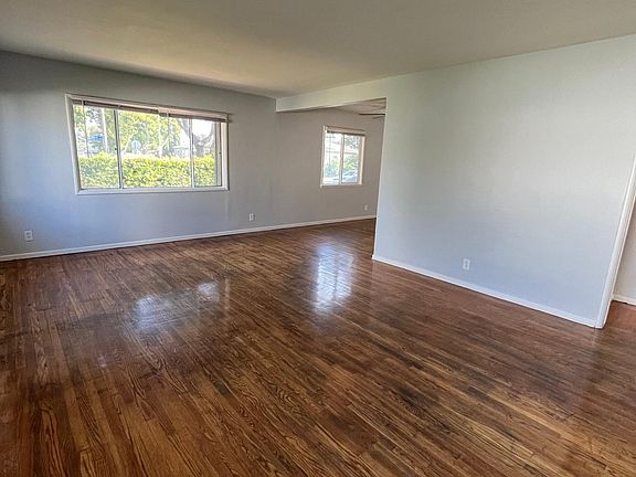 2nd image of 1548 W 20th St #1548