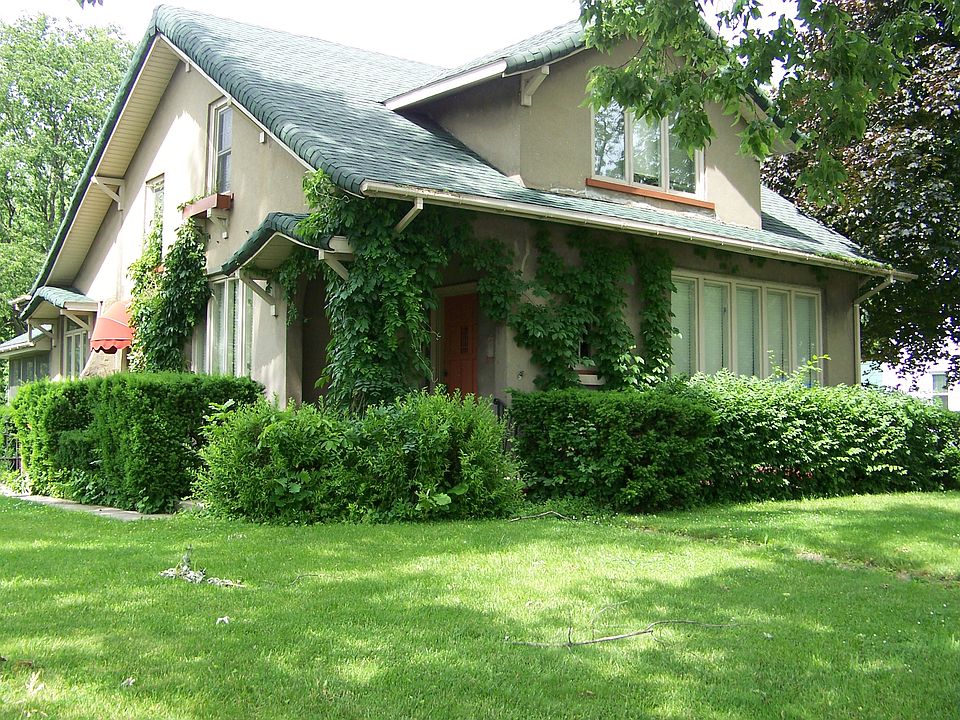 1st image of 414 W Oak St
