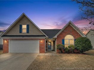 208 Lochwood Dr, Raeford, NC 28376