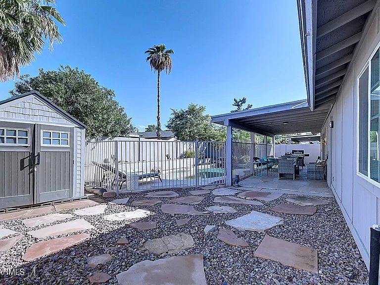 6914 E Beverly Ln — Photo 24