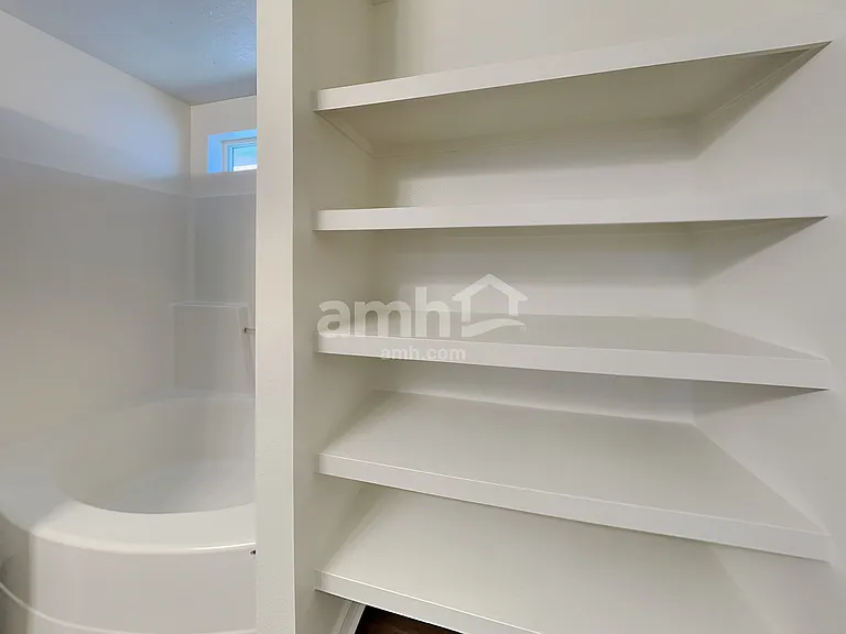 754 N Scotney Ave — Photo 12