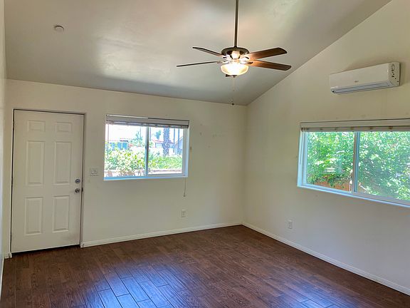 2nd image of 321 S La Salle St #2