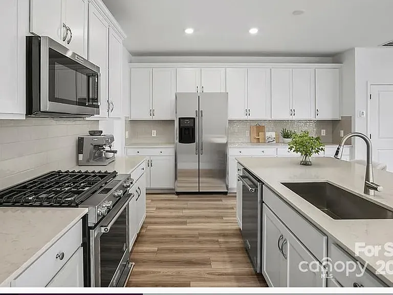9240 Walnut Hill Rd NW — Photo 1