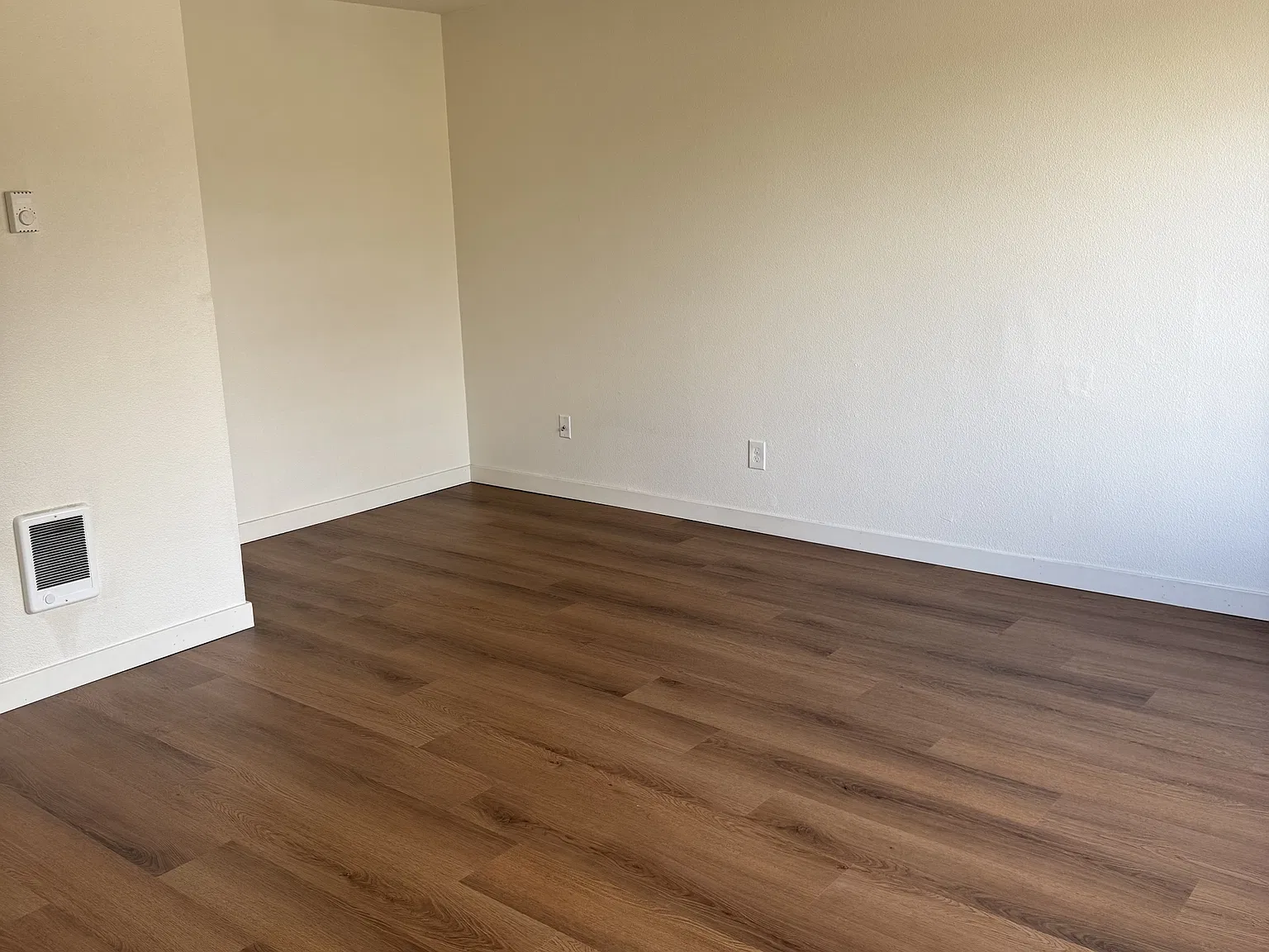 1671 Wyeth (Unit 1-4) - 2 — Photo 3
