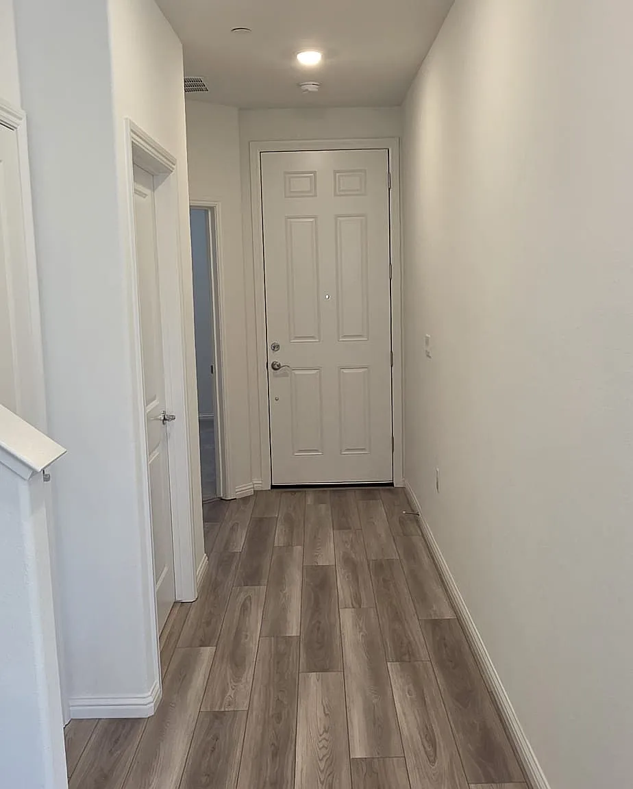 4 bed, 2463 sqft, $3,200 — Photo 4