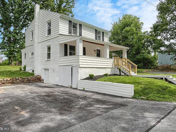 3rd image of 907 George St