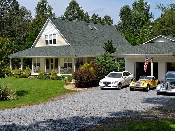 4th image of 233 Simmons Farm Ln
