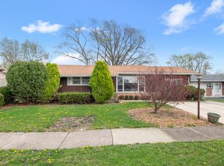 15017 Sunset Ave, Oak Forest, IL 60452