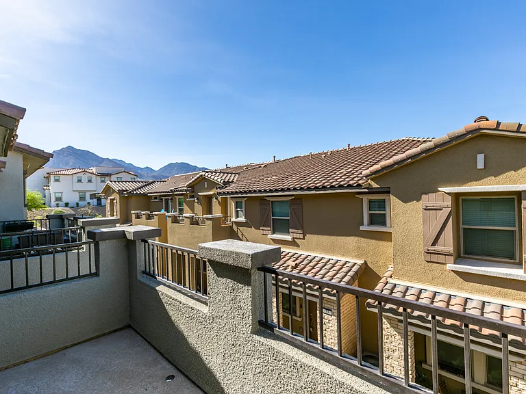 77 Alamere Falls Dr — Photo 39