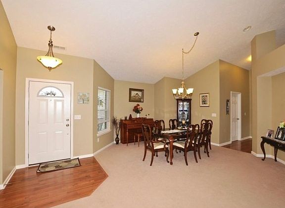 4th image of 1712 Stanford Dr