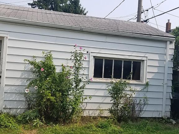 2nd image of 1631 Olivewood Ave
