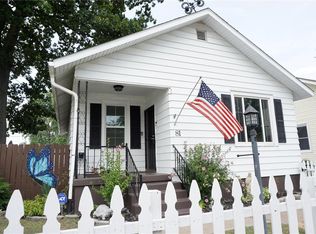81 Eckhard Ave, Wood River, IL 62095