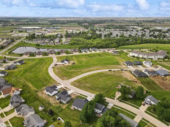 821 W Merle Hibbs Blvd, Marshalltown, IA 50158