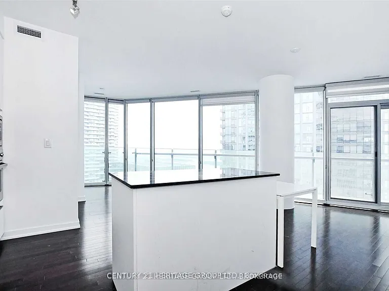 12 York St #5202 — Photo 3