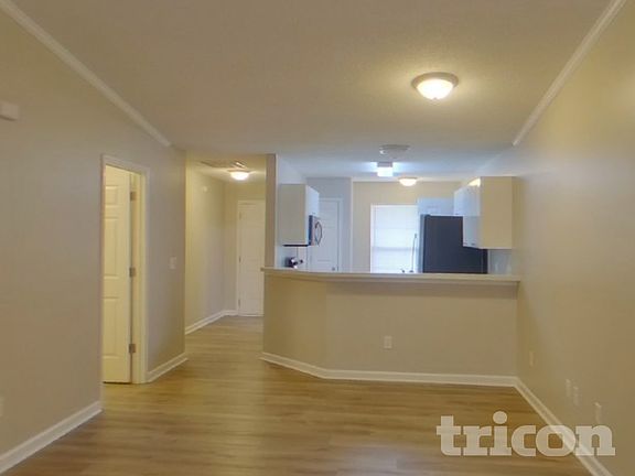 4th image of 110 Lockleven Dr