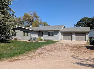 1220 94th St, Columbus, NE 68601