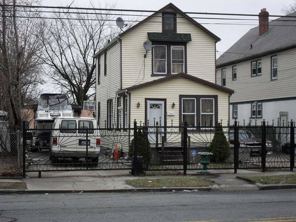 1st image of 11511 143rd St