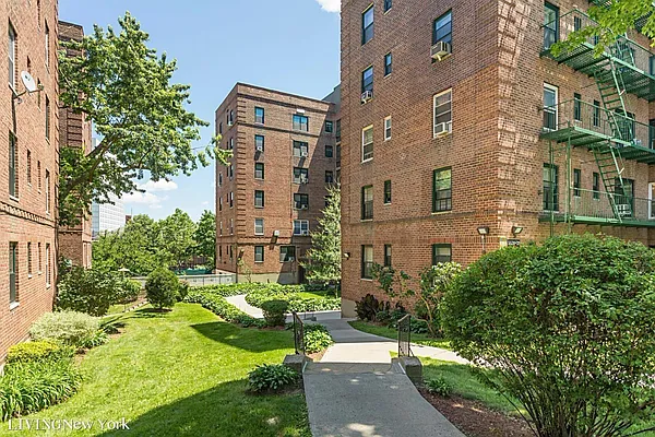 Rented by Living New York | media 11