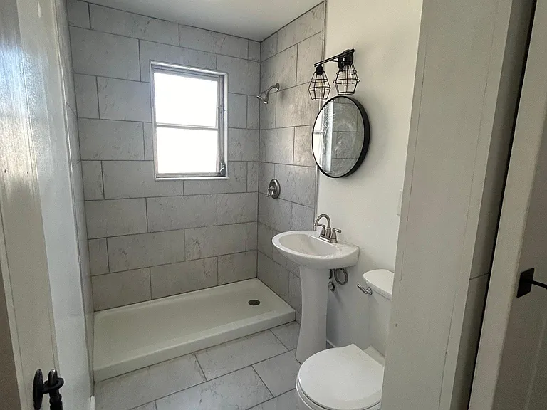 11 N Lake St #3 — Photo 15