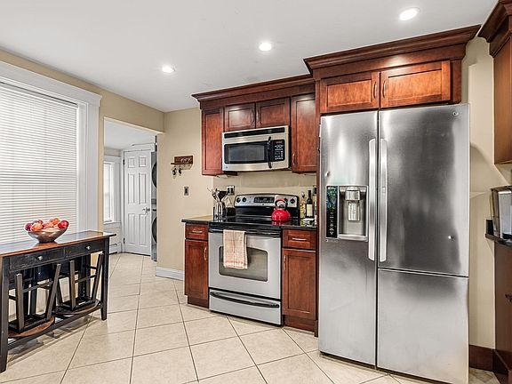 5th image of 55 Endicott St