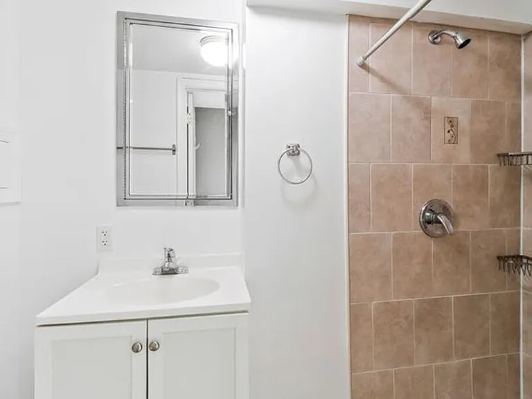 1358 Parkwood Pl NW — Photo 54