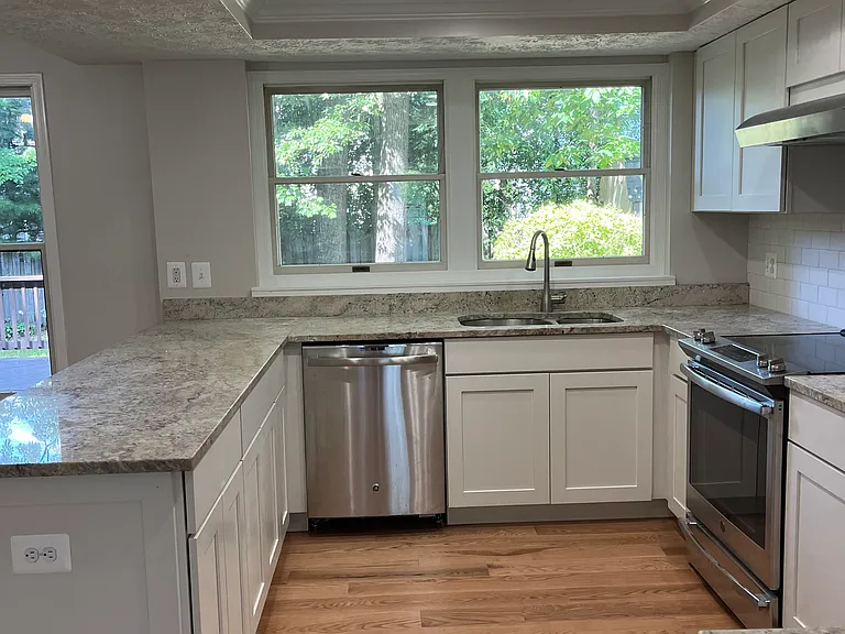 6333 Falling Brook Dr — Photo 3
