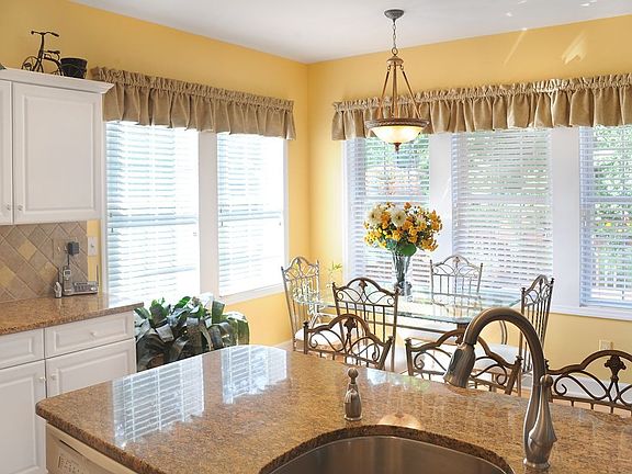 5th image of 18 Regatta View Dr