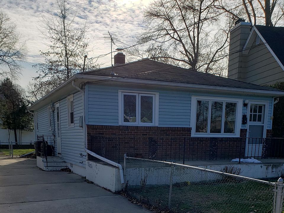 1st image of 28 Frances St #28