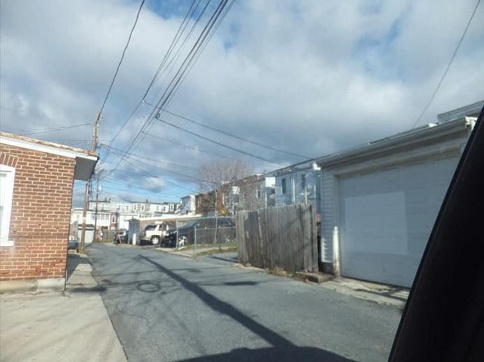 2nd image of 6185 N Poplar St