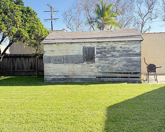 4th image of 1707 W 65th Pl