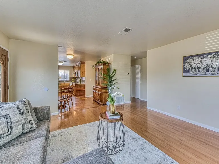 312 Grace Cir — Photo 6