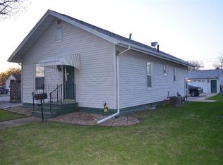 807 9th Ave E, Oskaloosa, IA 52577