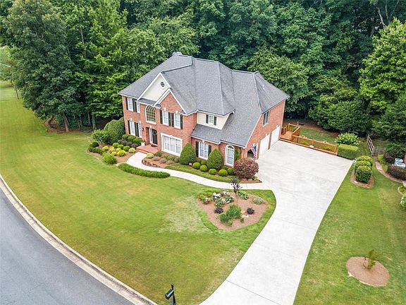 3rd image of 546 Owl Creek Dr