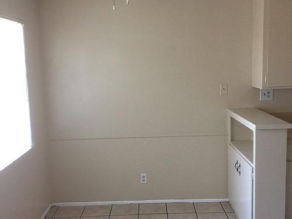 5th image of 881 Orchid Ct APT 17