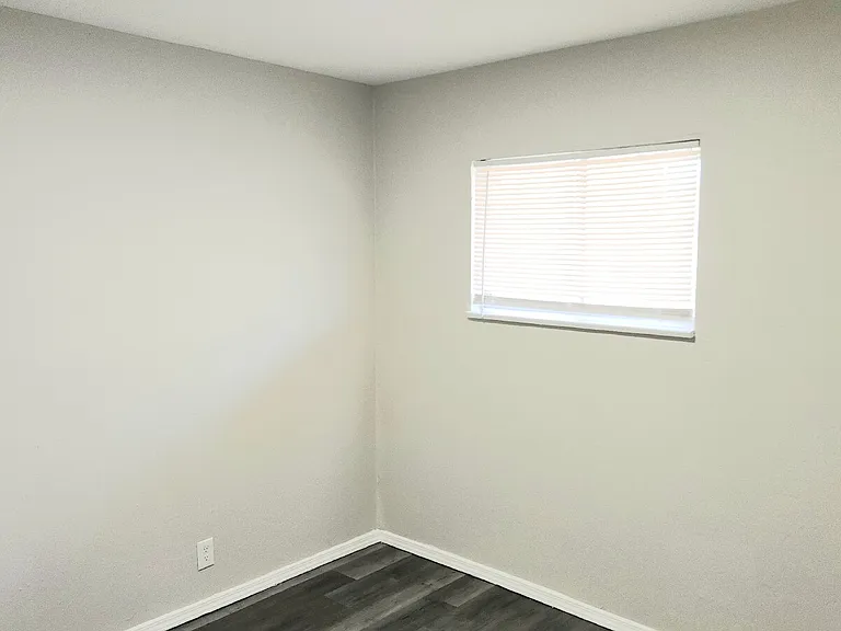 248 Perthshire Rd — Photo 14