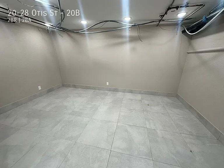 20-28 Otis St #20B — Photo 14