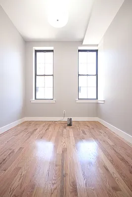 Rented by Nooklyn NYC LLC | media 31
