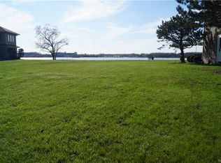 268 Niagara Shore Dr, Tonawanda, NY 14150